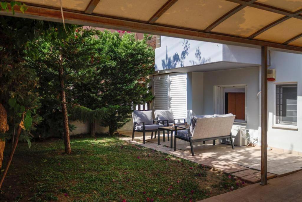 Pame Rentals - Cozy Glyfada Stay With Free Parking Athén Kültér fotó